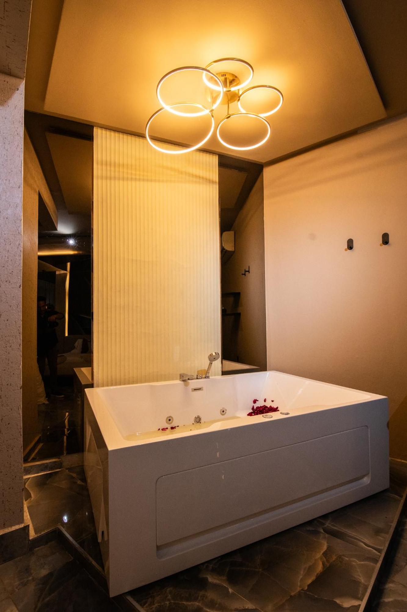 Lovera Hotel Сантьяго-де-лос-Кабальерос Экстерьер фото