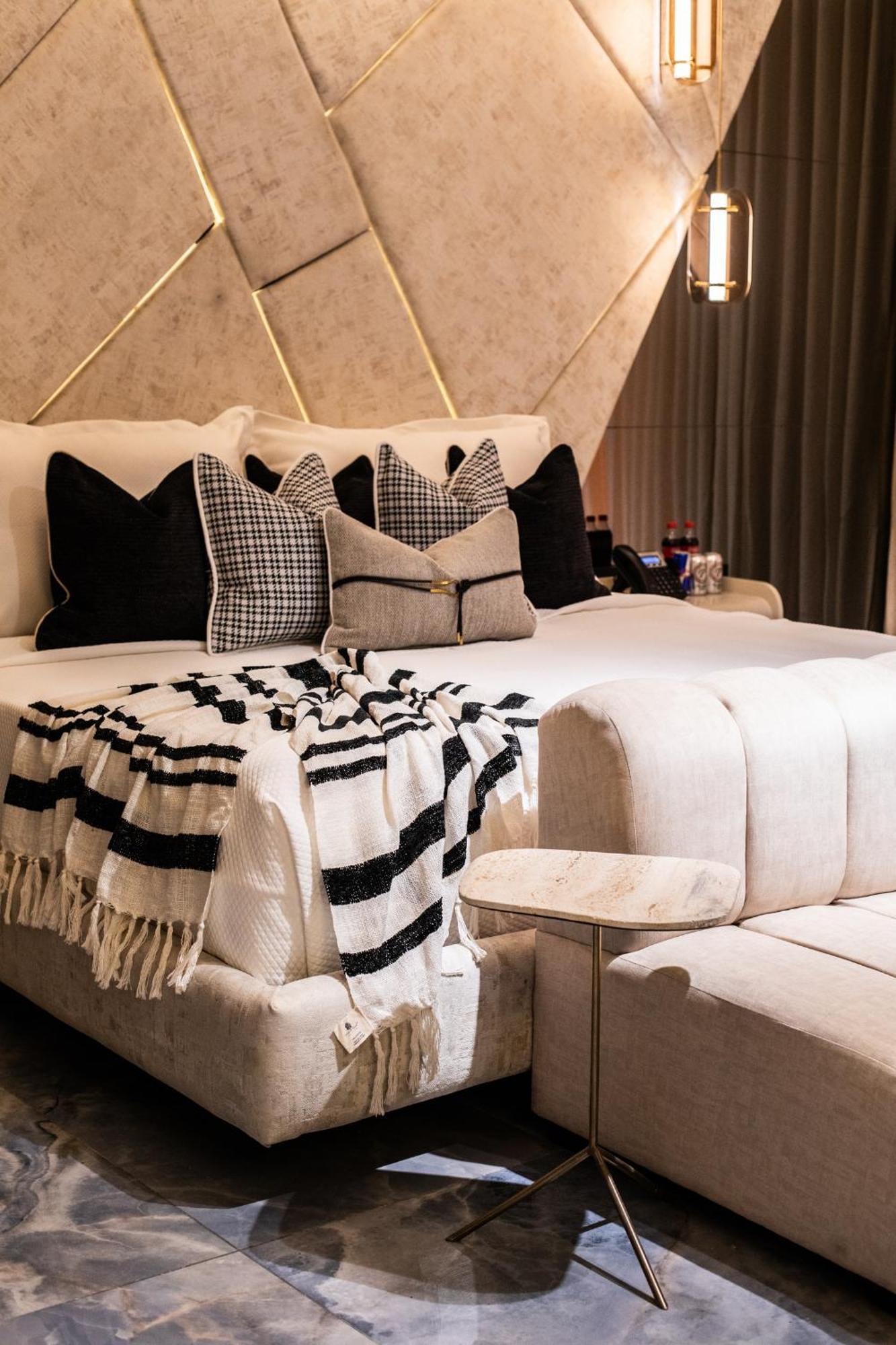 Lovera Hotel Сантьяго-де-лос-Кабальерос Экстерьер фото